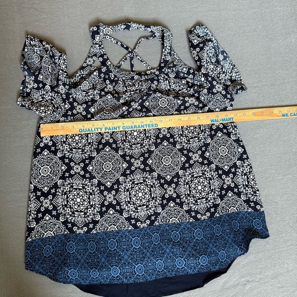 Iz Byer Navy and Cream Patterned Cold shoulder summer Blouse size L polyester - Picture 12 of 12